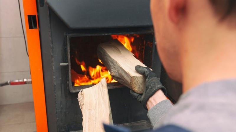 Rendőrök szakszerű beavatkozásával sikerült megmenteniük egy idős férfit a fagyhaláltól.