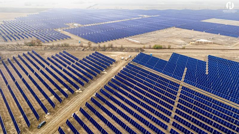 Hódmezővásárhely szomszédságában egy monumentális napelempark létesült, amely várhatóan teljes mértékben kielégíti egy város energiaszükségleteit.