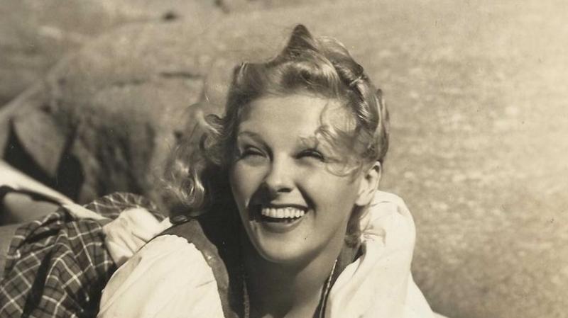 Ő volt a magyar Marilyn Monroe: a bájos nagykőrösi szépség, aki még a híres dívával is együtt szerepelt.