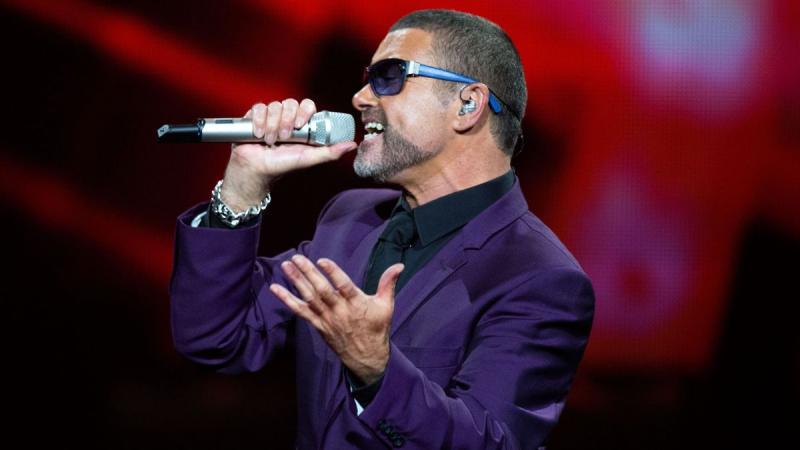 Lepusztult romhalmazként áll George Michael egykoron ragyogó otthona, mely most már csak a múlt dicsőségére emlékeztet. A híres énekes luxuséletét tükröző épület mára az idő vasfoga által sújtott, elhagyatott helyszínné vált. Az egykor élénk falak most cs