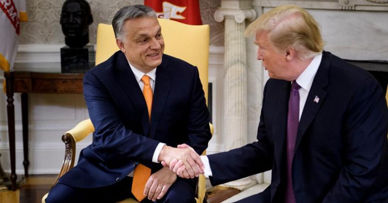 AP-elemzés: A trumpi Amerika és az orbáni Magyarország – mint két tükörkép

A trumpi Amerika és az orbáni Magyarország párhuzamai figyelemre méltóak, hiszen mindkét ország vezetője hasonló populista retorikával és politikai stratégiákkal operál. A két pol