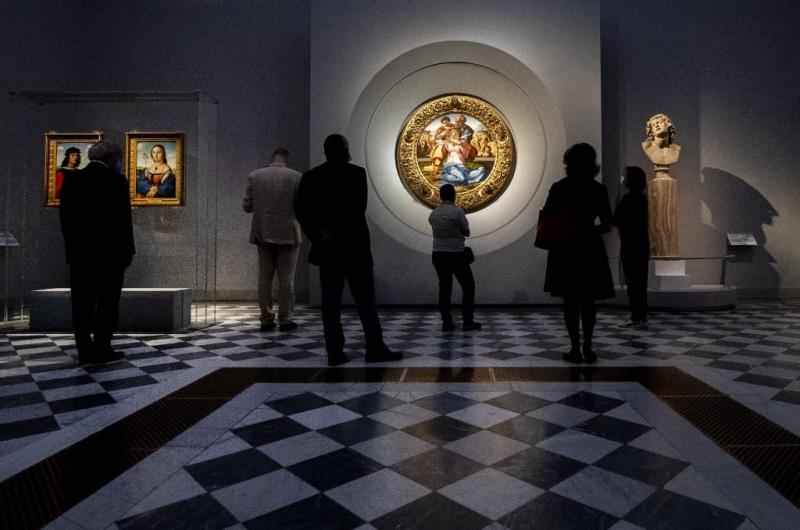 Az Uffizi galéria vezetősége már nem bírja elviselni azokat, akik csupán a szelfik kedvéért látogatják meg a művészeti kincseket.