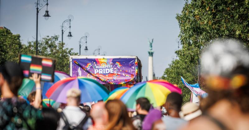 A Budapest Pride lehetséges betiltása óriási vitákat generált, de ki fogja eldönteni a végső szót?