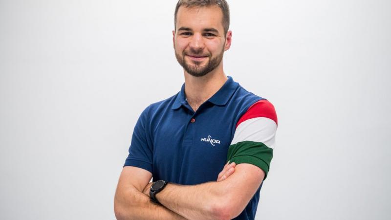 A kérdés, hogy Kapu Tibor a második vagy a harmadik magyar űrhajós, izgalmas vitát generál. Esetleg érdemes lenne körülnézni a magyar űrkutatás történetében, hogy pontosan meghatározhassuk a helyét. A téma sok érdeklődőt vonz, hiszen a magyar űrhajósok sz