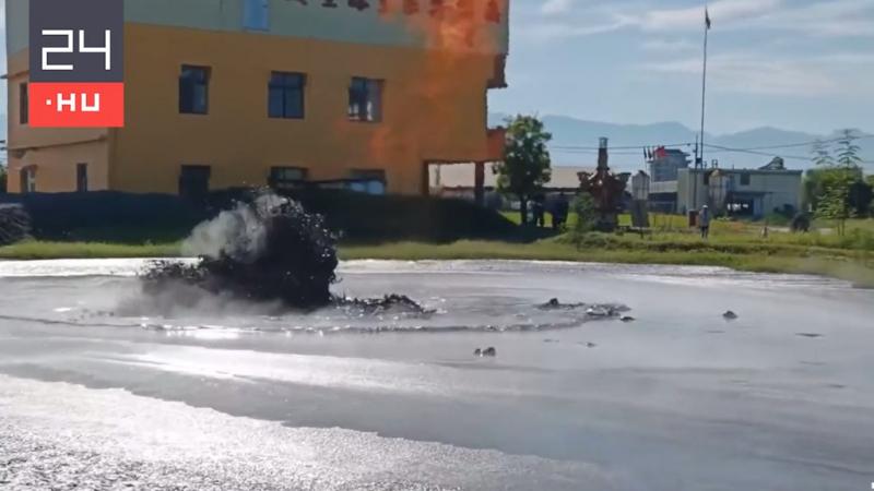 Iszapvulkán tört ki egy tajvani úton, igazi természeti látványosságot teremtve a forgalomban | 24.hu