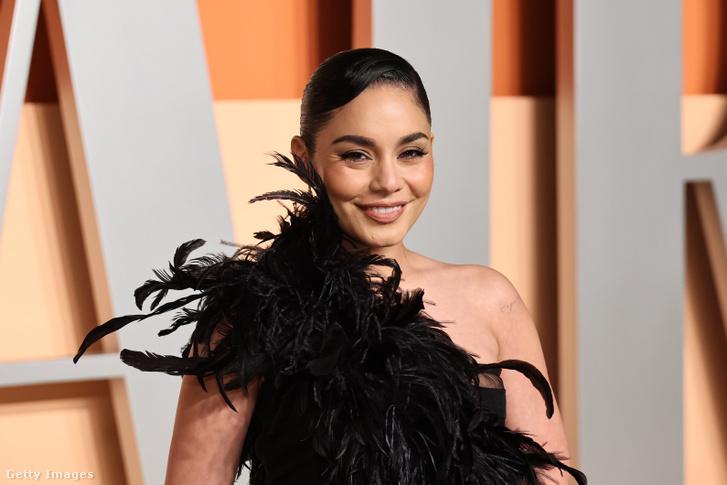 Vanessa Hudgens izgalmas pillanatot osztott meg, amikor megmutatta terhespocakját.