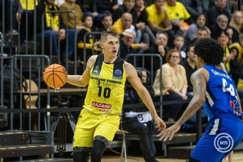 A Falco a szezonját az Oroszlánokkal való összecsapással indítja.