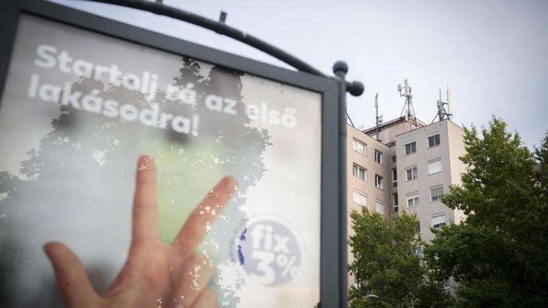 Íme egy egyedi változat: 

