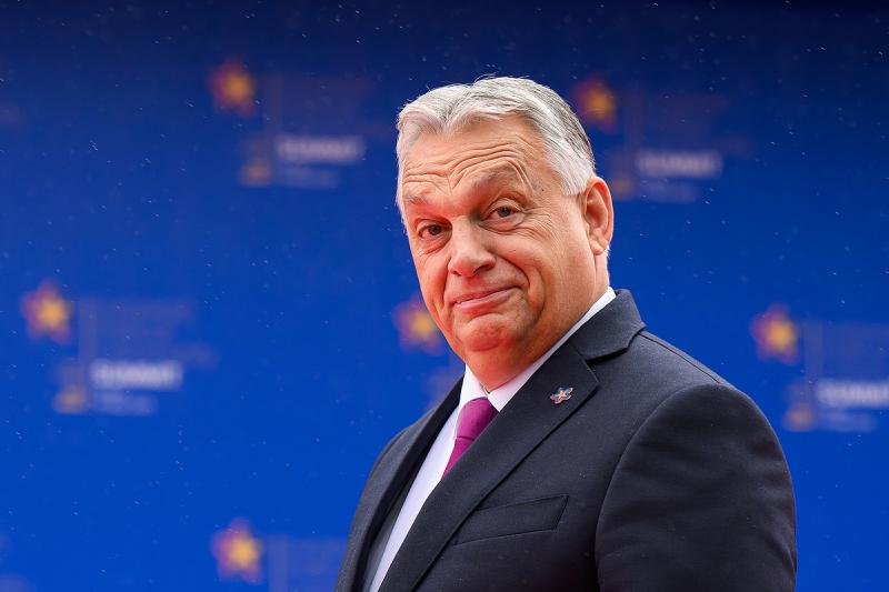 Sajtóhír: Kémkedés vádjával illetik az Orbán-kormányt az Európai Unió ellen.