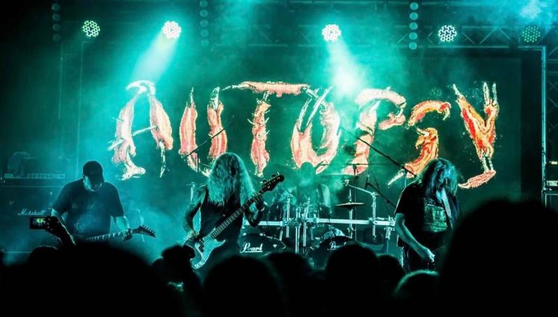 Négy évtized a death metal világában: Egy exkluzív beszélgetés a műfaj ikonikus alakjaival

Az elmúlt négy évtized során a death metal nem csupán stílus, hanem egy igazi életforma lett a zene szerelmesei számára. A műfaj születésétől kezdve rengeteg zenek