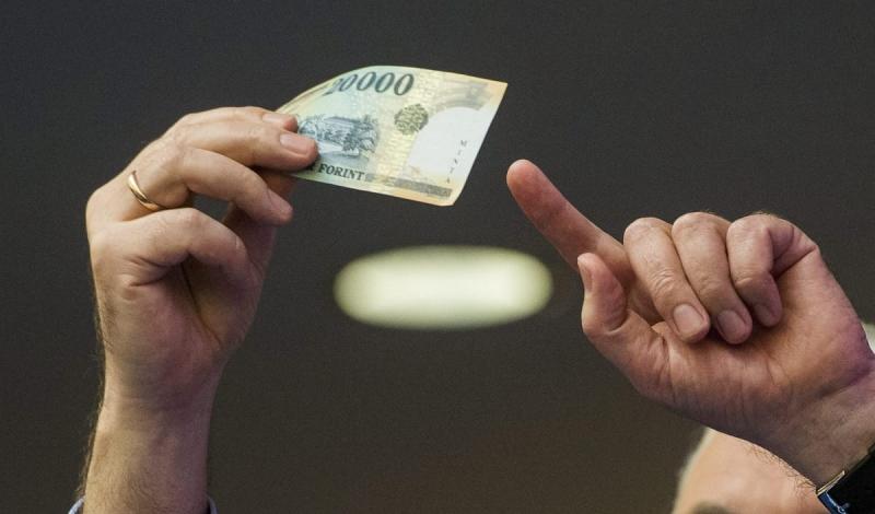 Hírek érkeztek: bejelentették, hogy minden egyetemista magyar számára ingyenesen elérhetővé válik egy 105 600 forint értékű ajándék.