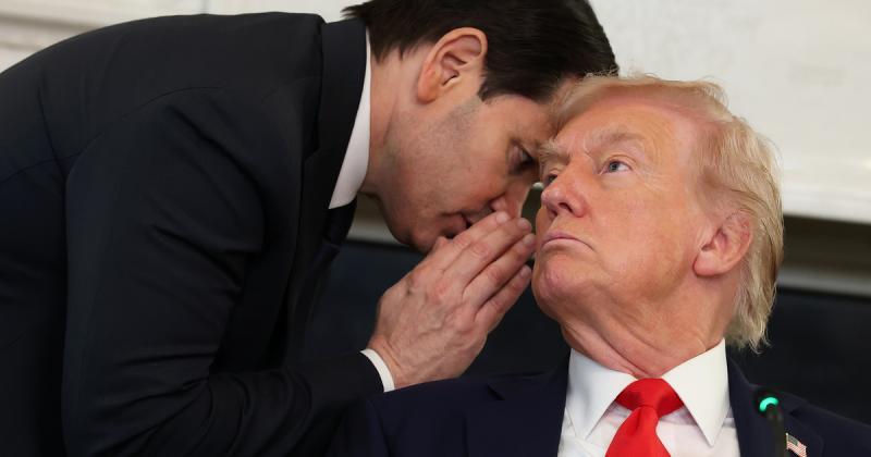 Az Egyesült Államok azon fáradozik, hogy biztosítsa Tajvan védelmét a kínai fenyegetésekkel szemben.