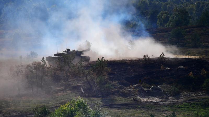 Oroszország határain feltűntek a legújabb Leopard 2A8-as harckocsik - Mi zajlik itt valójában?