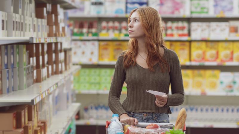 Az olcsó importtermékek áradata lassan, de biztosan kiszorítja a magyar termékeket a boltok polcairól, így a hazai áruk szép csendben eltűnnek. - Pénzcentrum